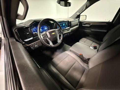 Used 2024 Chevrolet Silverado 1500 LT AWD/4WD image 2