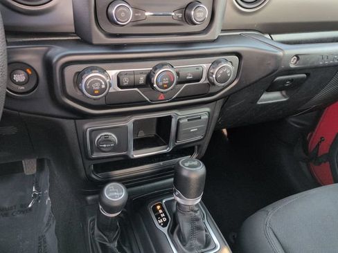 Used 2021 Jeep Wrangler Sport AWD/4WD image 18
