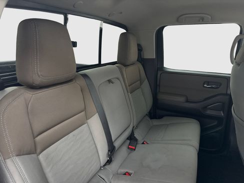 Used 2022 Nissan Frontier SV w/ Technology Package RWD image 43