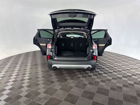 Used 2020 Ford Escape SE FWD image 17
