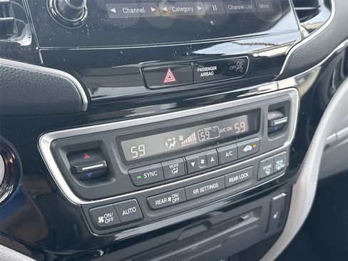Used 2019 Honda Pilot Touring image 31