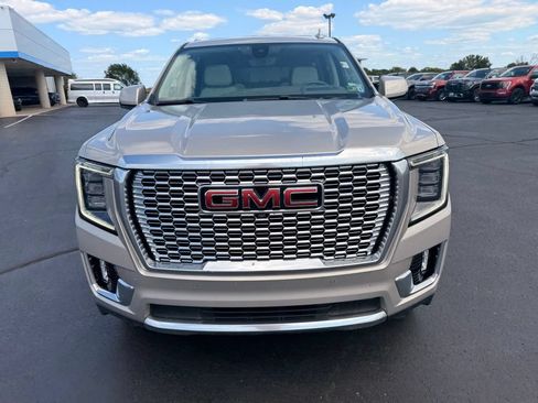 Used 2021 GMC Yukon Denali w/ Denali Premium Package AWD/4WD image 8