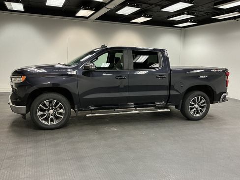 Used 2022 Chevrolet Silverado 1500 LT w/ Protection Package AWD/4WD image 2