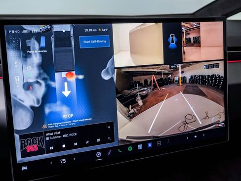 Used 2024 Tesla Cybertruck AWD Crew Cab image 28