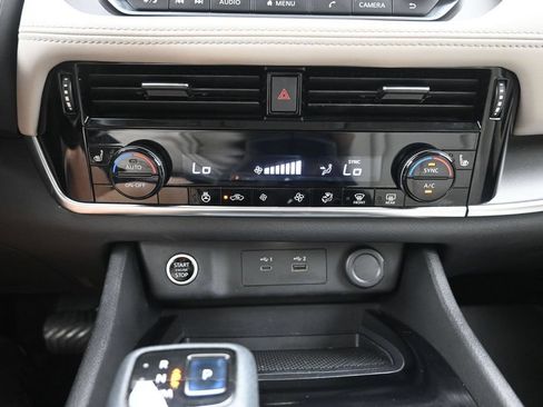 Certified 2021 Nissan Rogue SV w/ Premium Package AWD/4WD image 17