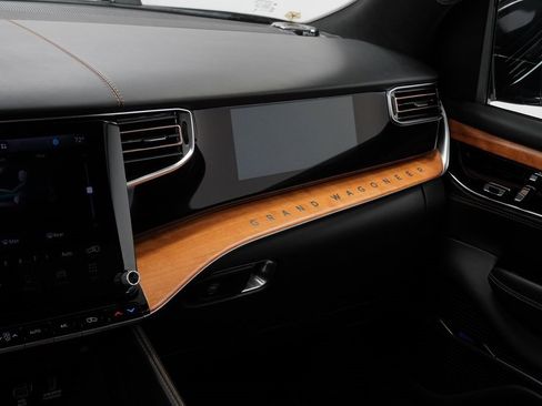 Certified 2024 Jeep Grand Wagoneer Series III w/ Rear Seat Video Group 1 image 29