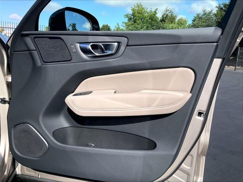 New 2027 Volvo XC60 B5 Plus AWD/4WD image 30