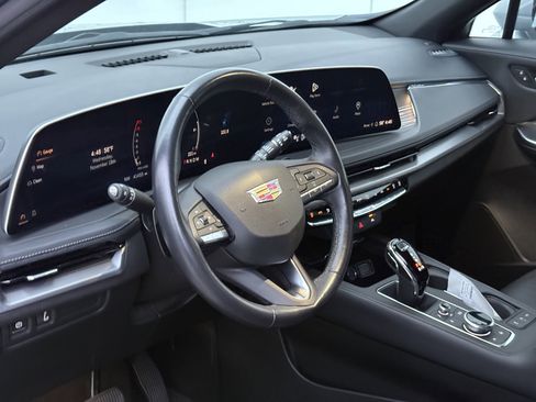 Used 2024 Cadillac XT4 Premium Luxury image 14