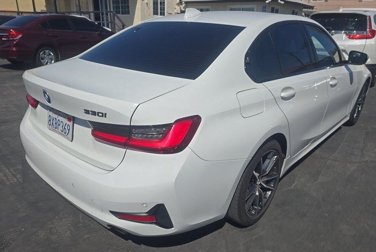 Used 2019 BMW 330i Sedan w/ Convenience Package RWD image 2