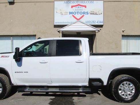 Used 2023 Chevrolet Silverado 2500 LT w/ Convenience Package image 5