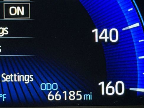 Used 2022 Toyota Corolla LE image 14