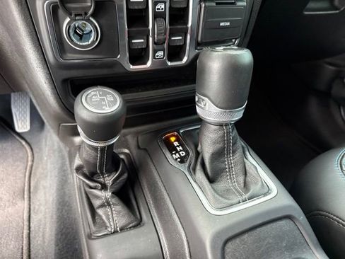 Used 2024 Jeep Wrangler High Altitude AWD/4WD image 12