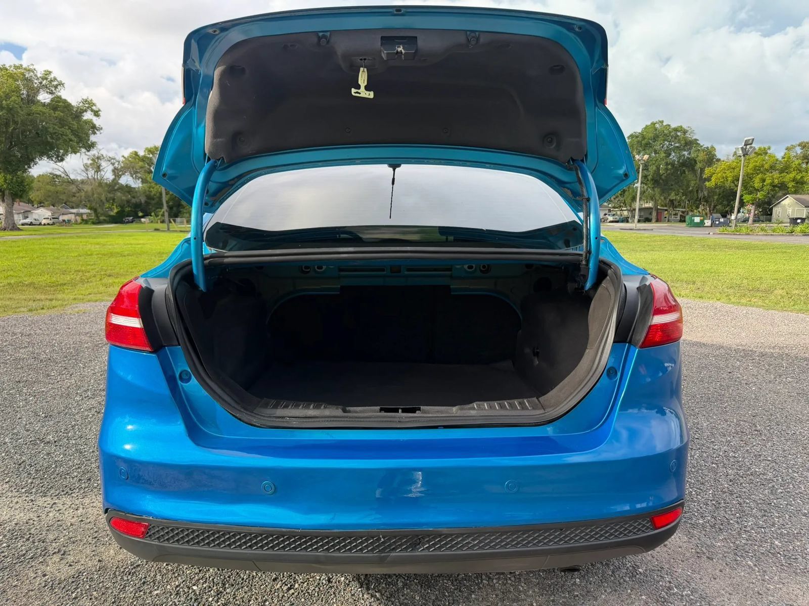 Used 2016 Ford Focus SE w/ Reverse Sensing Package FWD image 7