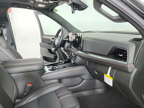 New 2026 Chevrolet Suburban RST w/ Comfort Package AWD/4WD image 31