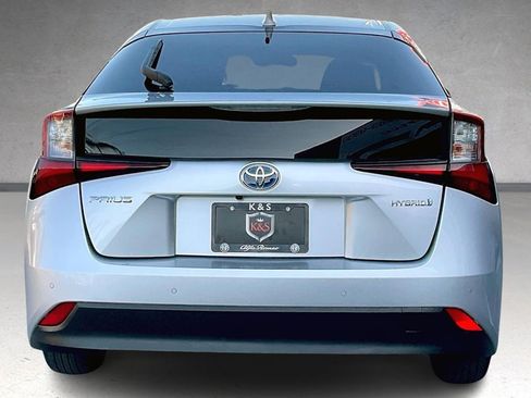 Used 2021 Toyota Prius LE image 4