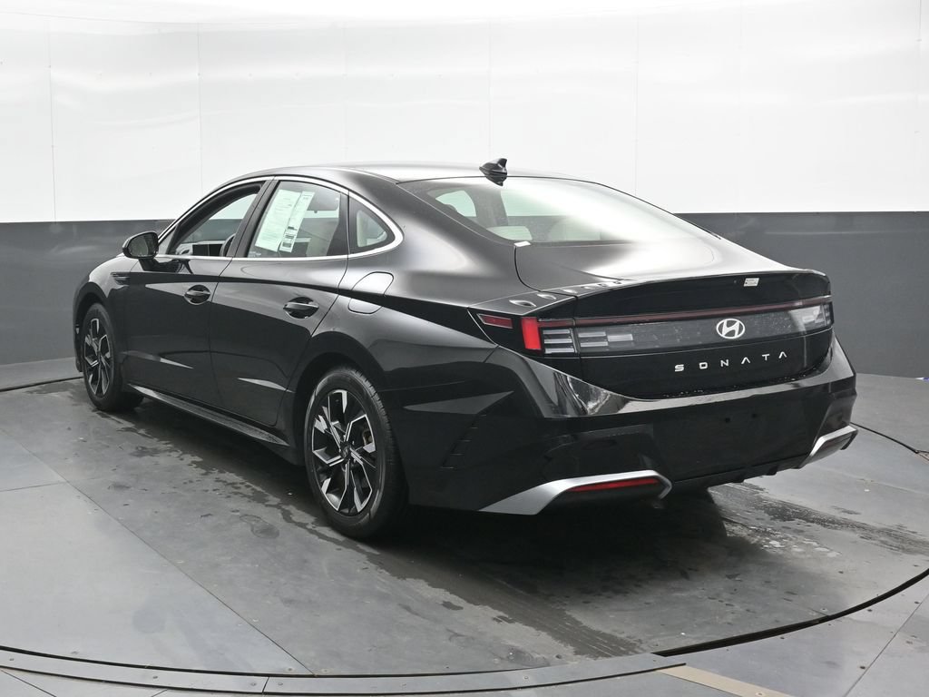 Used 2025 Hyundai Sonata SEL FWD image 9