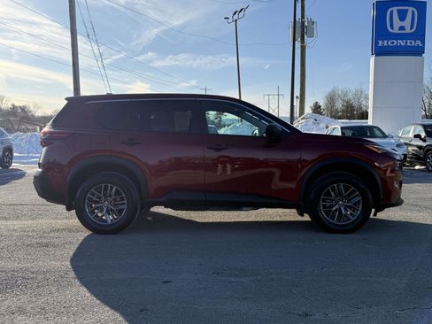 Used 2021 Nissan Rogue S image 4