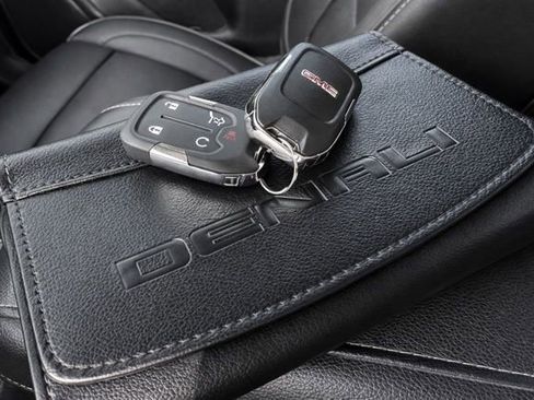 Used 2020 GMC Acadia Denali w/ Denali Ultimate Package image 29