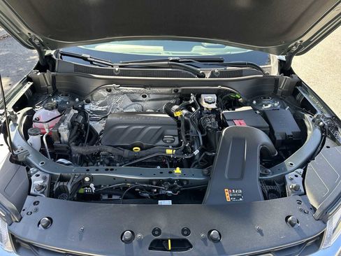 New 2026 Chevrolet Trax LT w/ Sunroof Package image 13