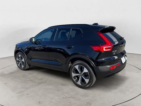 Certified 2024 Volvo XC40 B5 Plus w/ Protection Package Premier AWD/4WD image 4