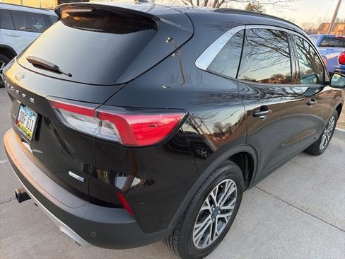 Used 2020 Ford Escape SEL image 3