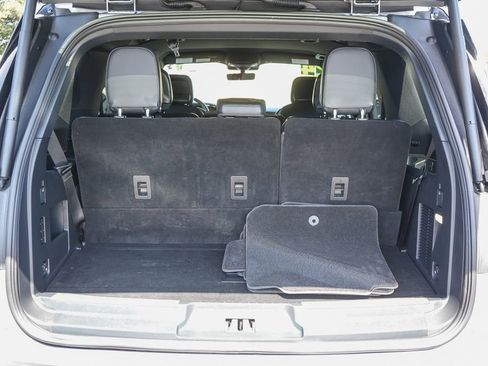 Used 2024 Lincoln Navigator Premiere AWD/4WD image 32