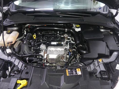 Used 2018 Ford Focus SE FWD image 12