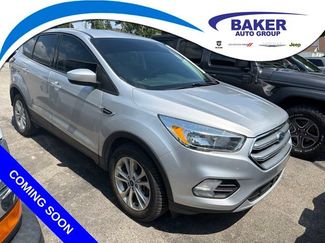 Used 2017 Ford Escape SE w/ SE Cold Weather Package AWD/4WD video 1
