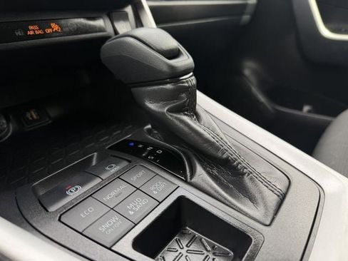 Certified 2025 Toyota RAV4 XLE AWD/4WD image 19