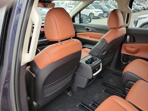 New 2026 Kia Carnival EX FWD image 17