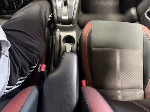 Used 2024 Nissan Versa SR FWD image 33