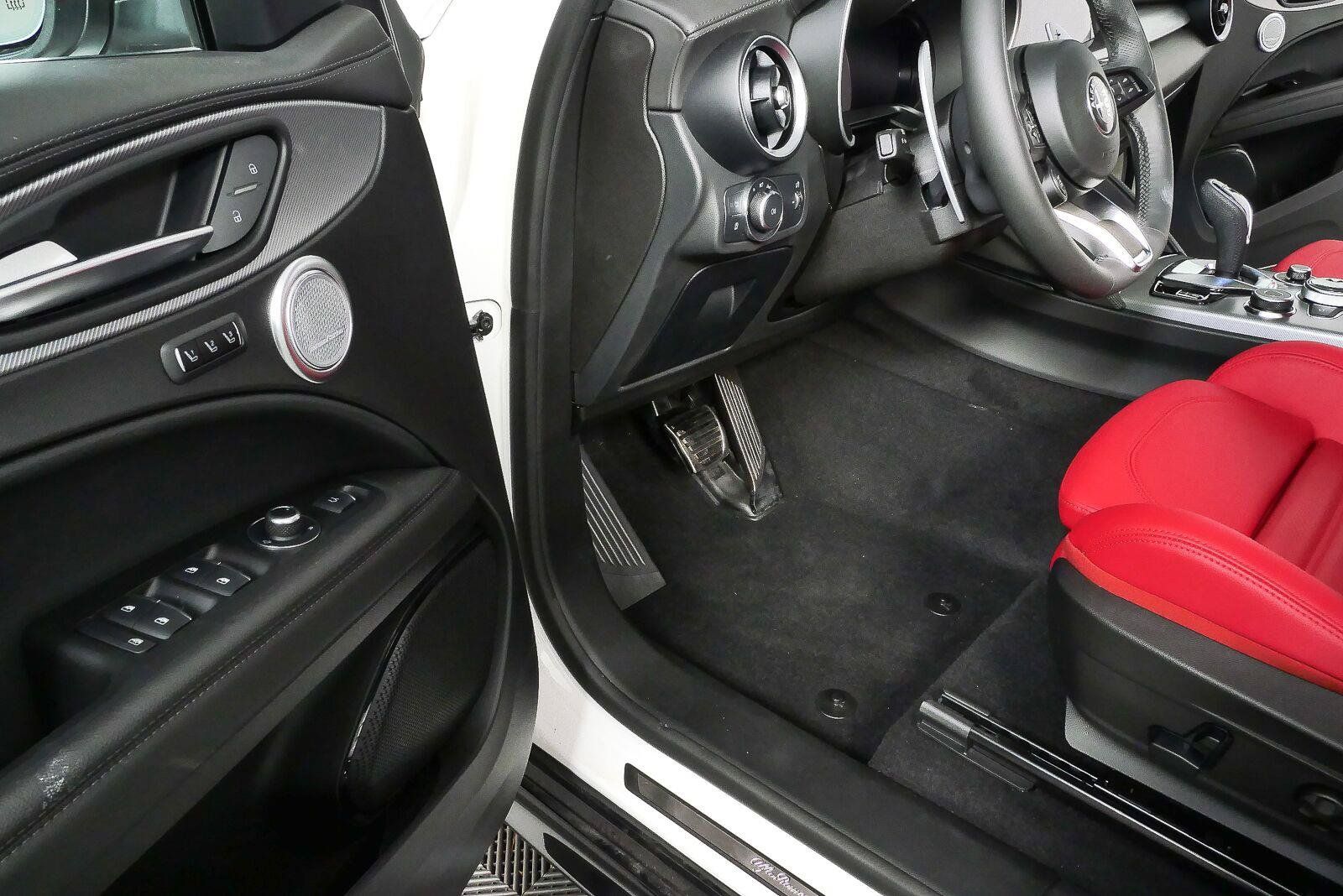 New 2026 Alfa Romeo Stelvio Sprint AWD/4WD image 8