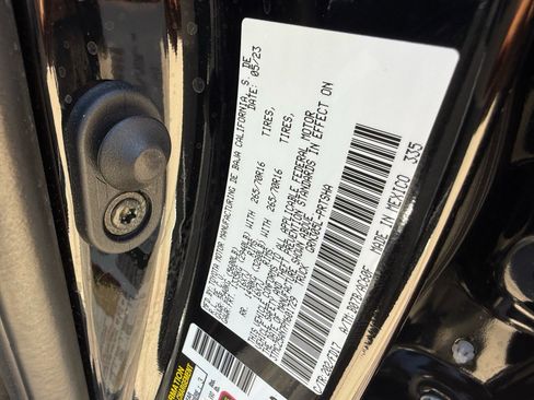 Used 2023 Toyota Tacoma TRD Off-Road w/ Technology Package image 33