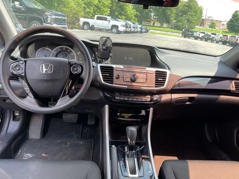 Used 2016 Honda Accord LX image 11