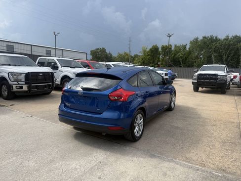 Used 2018 Ford Focus SE FWD image 5