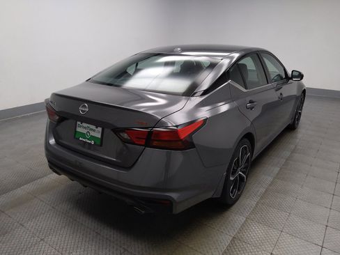 Used 2024 Nissan Altima 2.5 SR FWD image 9