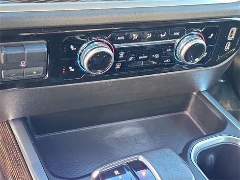 Used 2022 GMC Sierra 1500 Elevation w/ Elevation Premium Package image 28