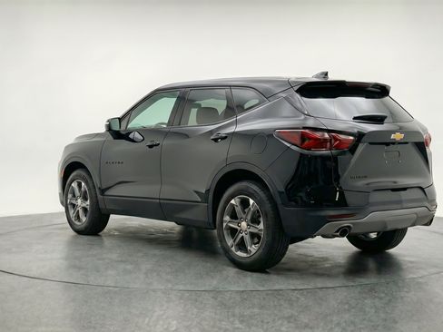 Used 2025 Chevrolet Blazer LT FWD image 6
