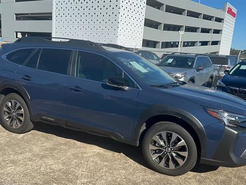 Used 2025 Subaru Outback Limited AWD/4WD image 1