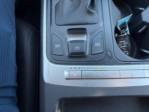 Used 2026 Kia Carnival FWD image 15