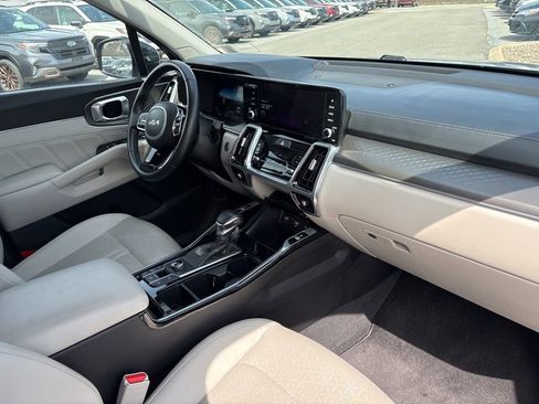 Certified 2023 Kia Sorento SX image 8