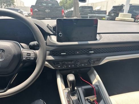 Used 2026 Honda Accord SE image 9