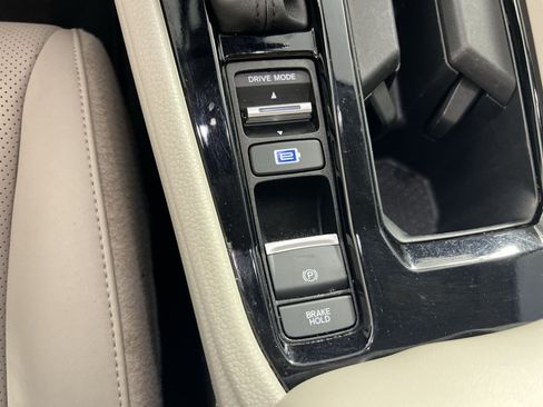 Used 2024 Honda Accord EX-L image 32