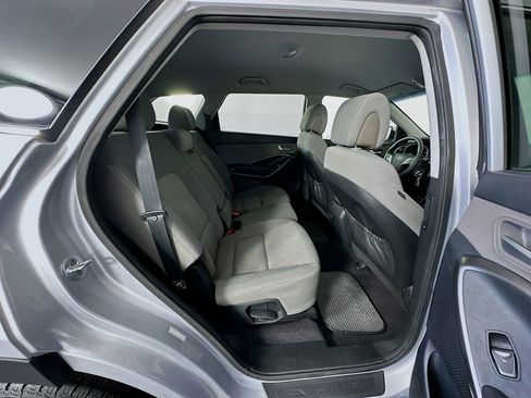 Used 2017 Hyundai Santa Fe SE image 26