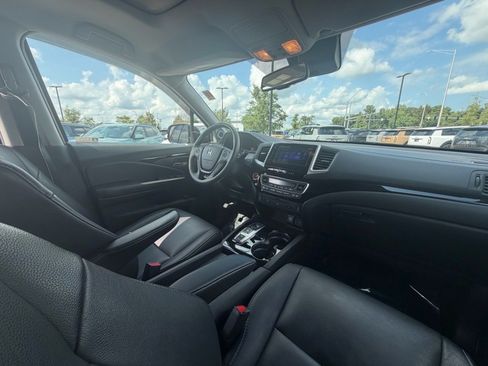 Used 2018 Honda Pilot Touring image 11