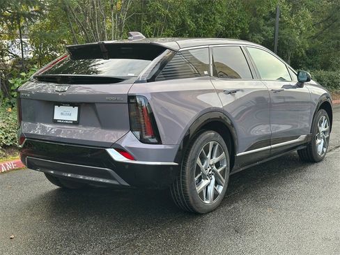 New 2026 Cadillac Optiq Luxury 2 image 5