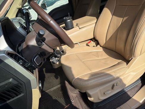 Used 2018 Ford F150 Lariat image 29