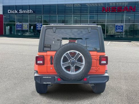 Used 2018 Jeep Wrangler Unlimited Sahara image 5