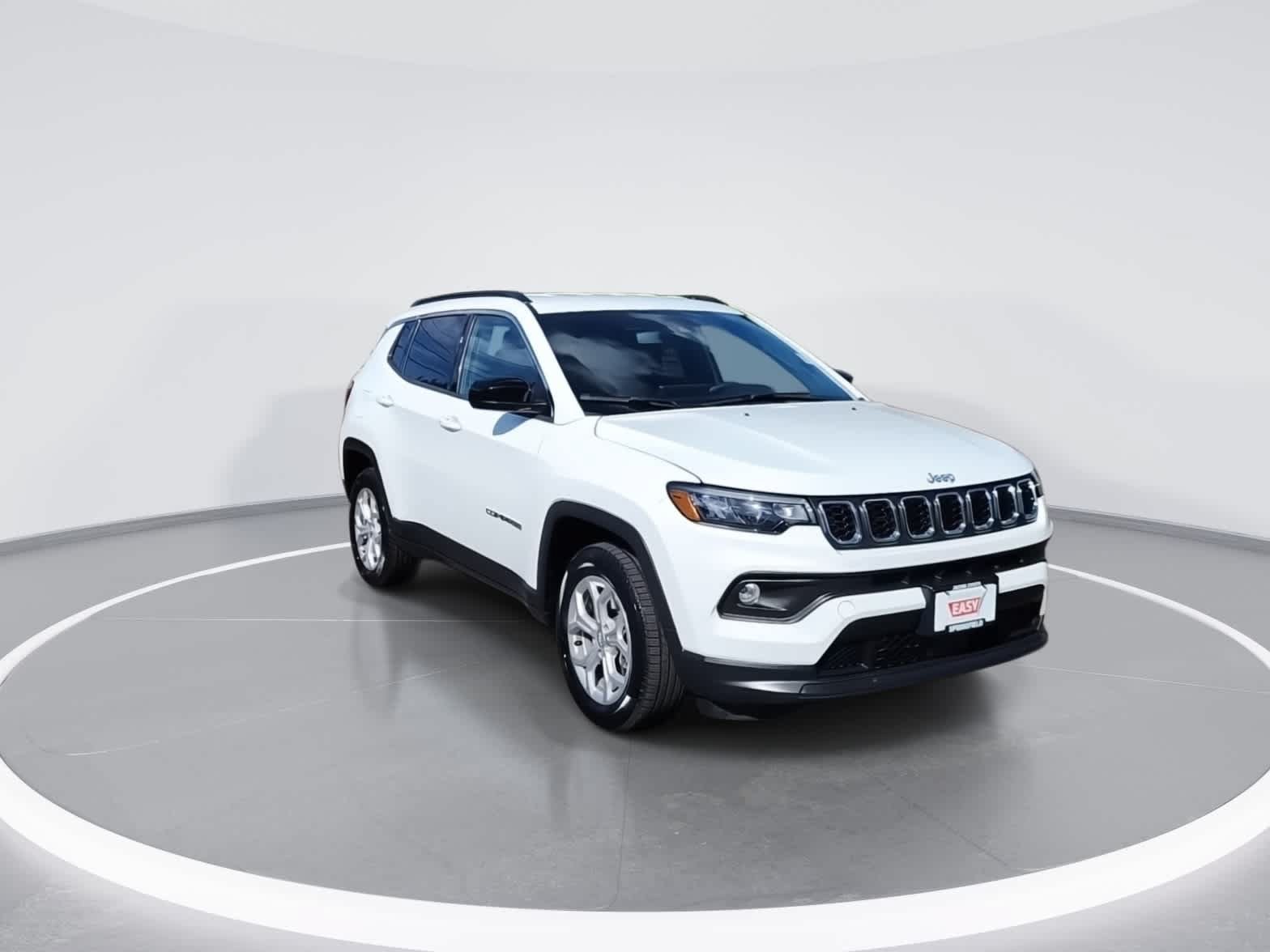 Used 2024 Jeep Compass Latitude AWD/4WD image 2