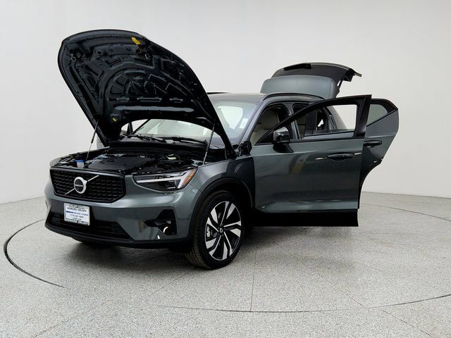 New 2026 Volvo XC40 B5 Ultra w/ Climate Package AWD/4WD image 9